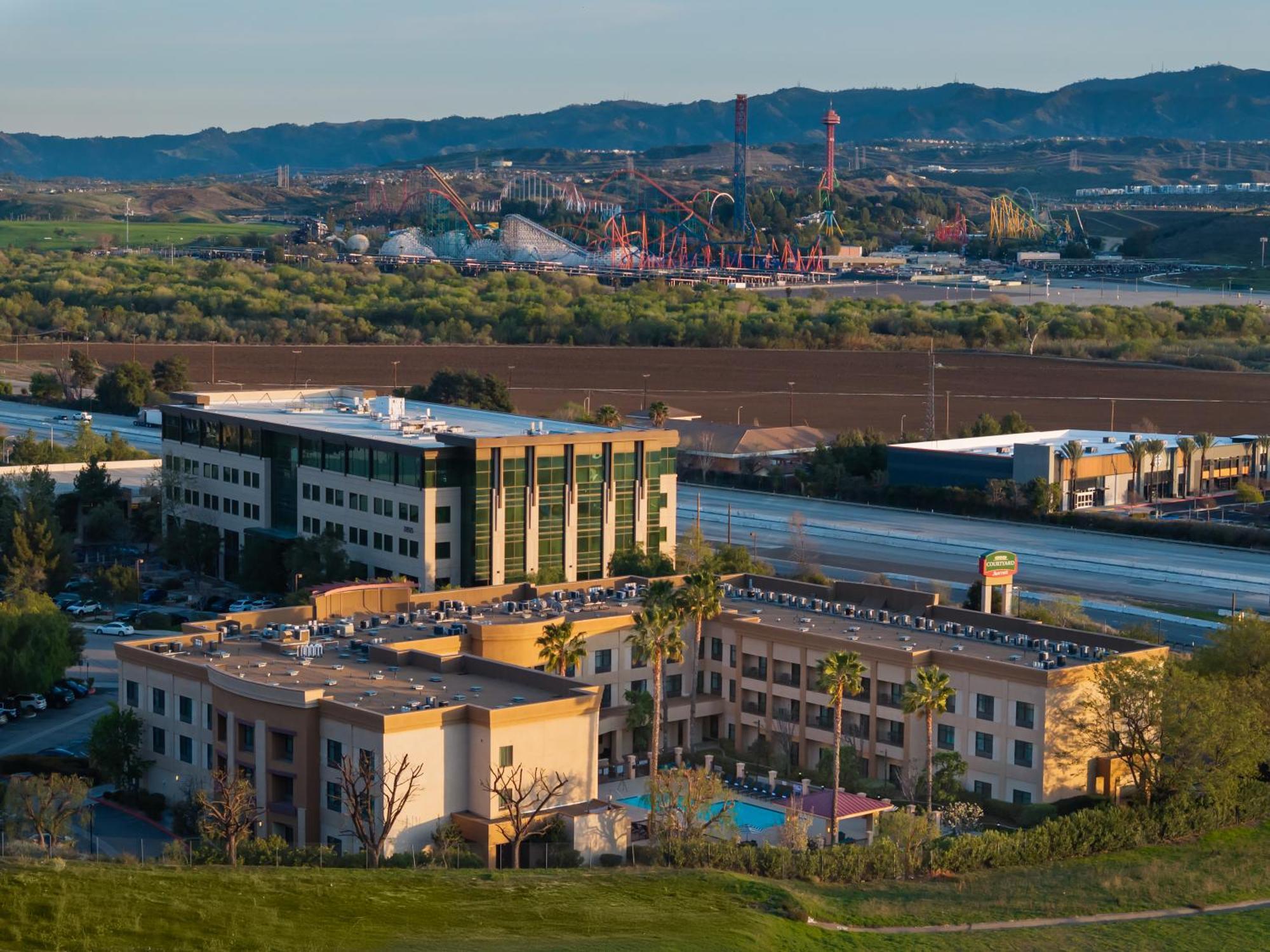 Courtyard By Marriott Santa Clarita Valencia Hotel Buitenkant foto