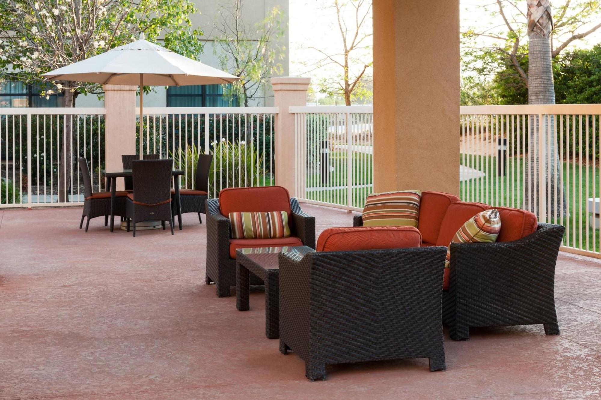 Courtyard By Marriott Santa Clarita Valencia Hotel Buitenkant foto